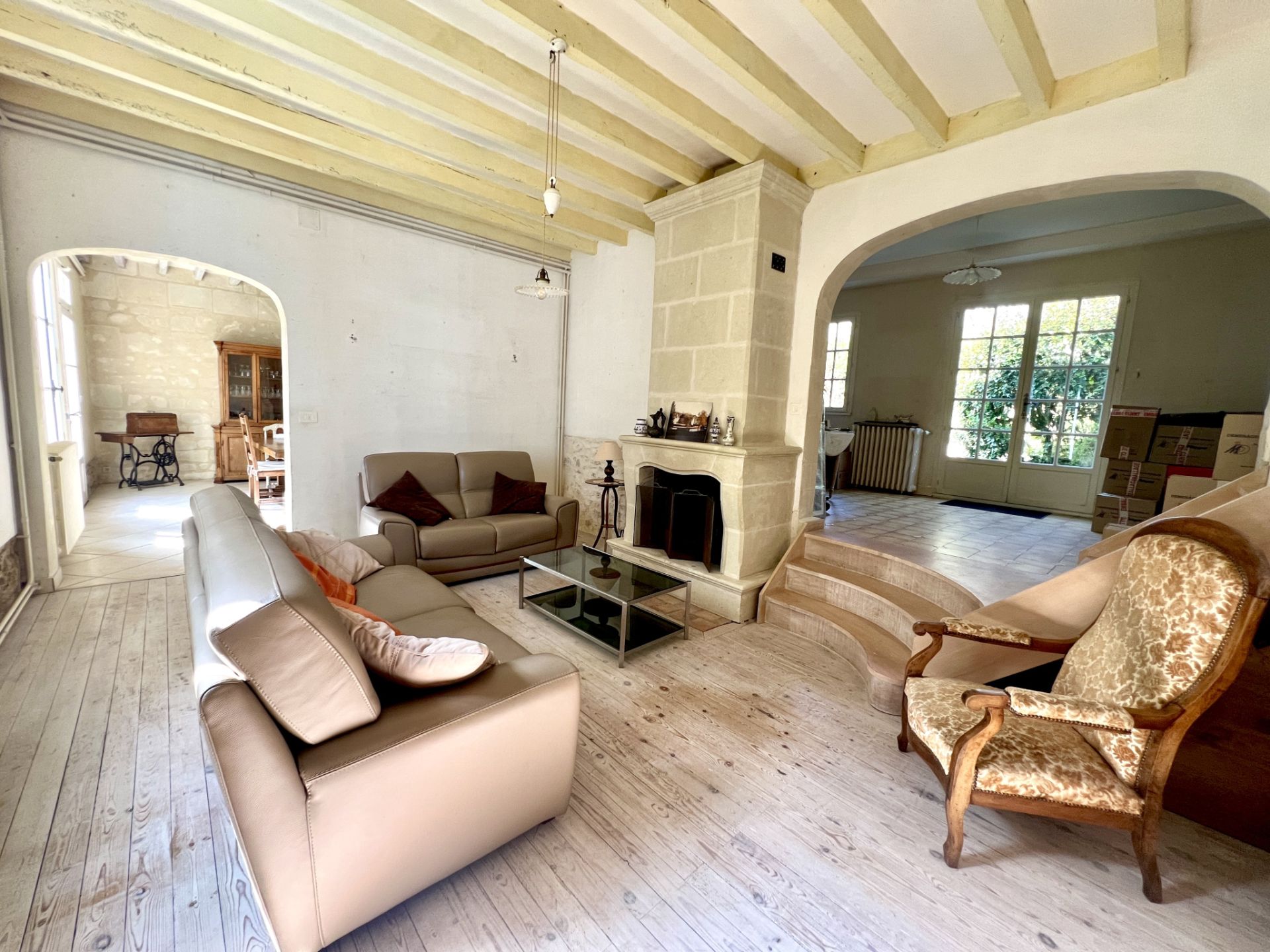 house 9 Rooms for sale on Saumur (49400)