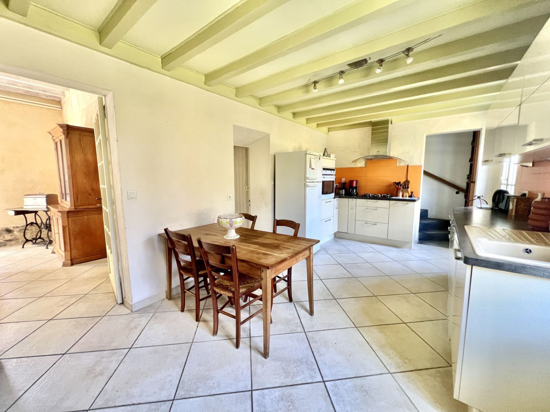 house 9 Rooms for sale on Saumur (49400)