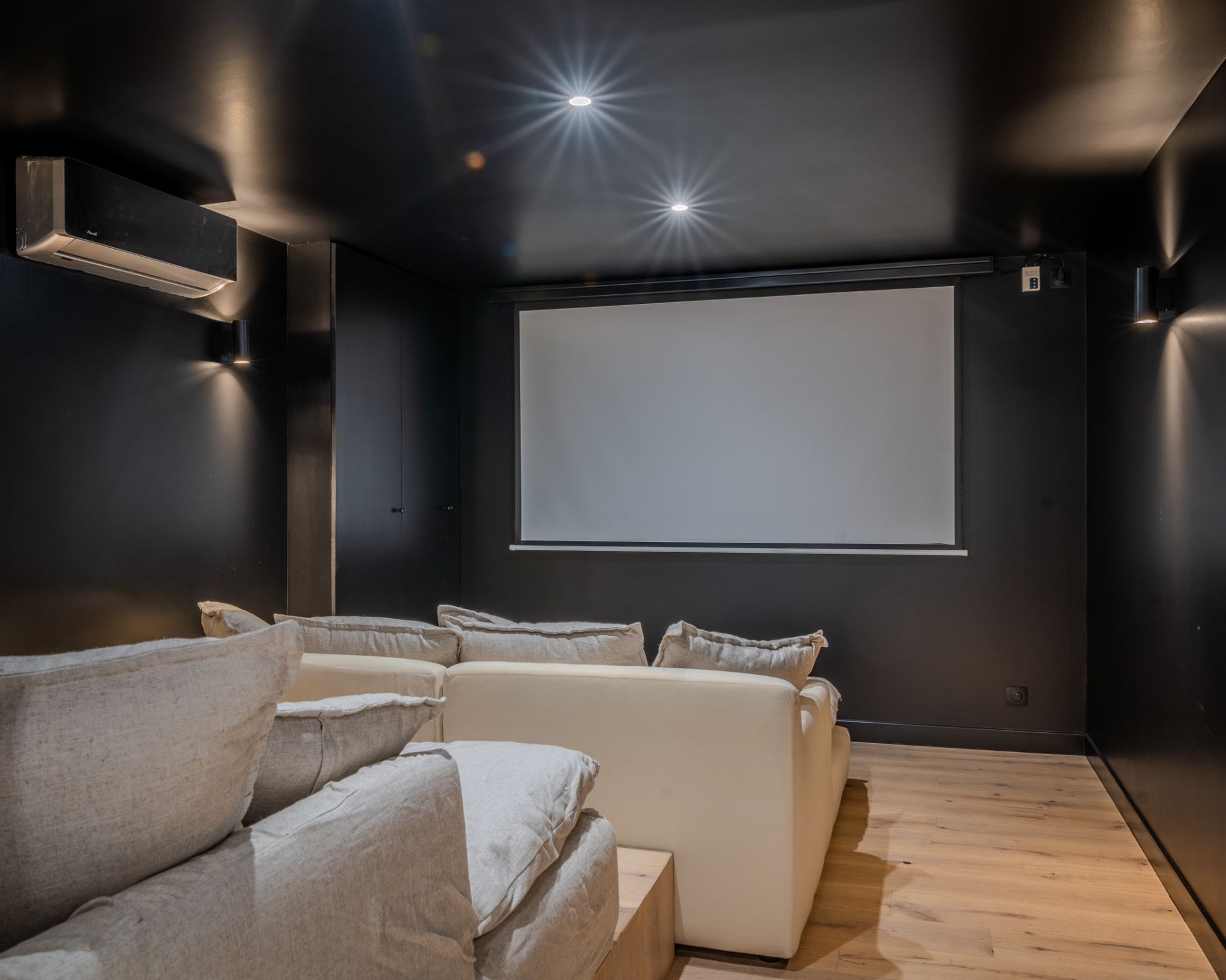 house 15 Rooms for sale on Deauville (14800)