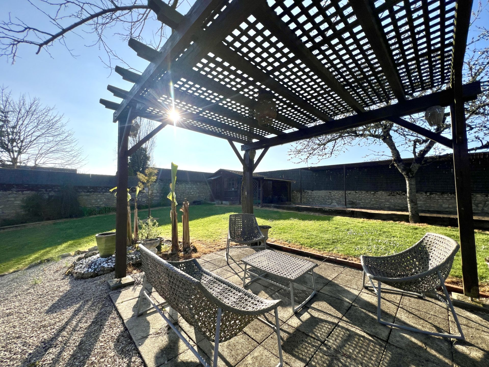 house 9 Rooms for sale on Montreuil-Bellay (49260)