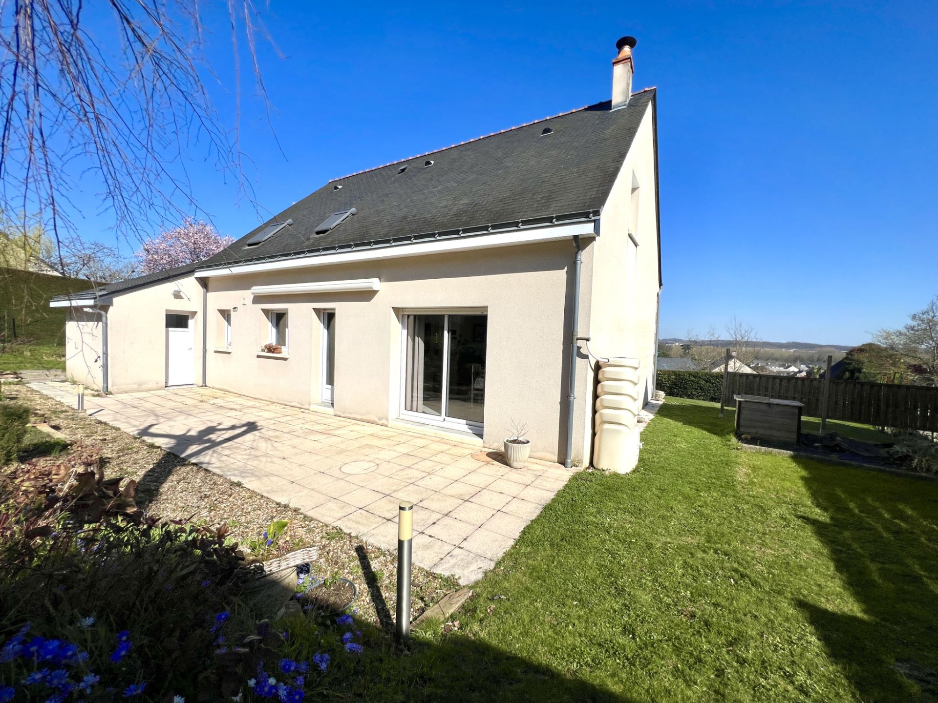 house 5 Rooms for sale on Saumur (49400)