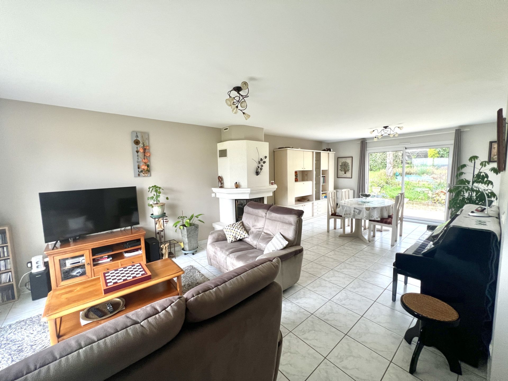 house 5 Rooms for sale on Saumur (49400)