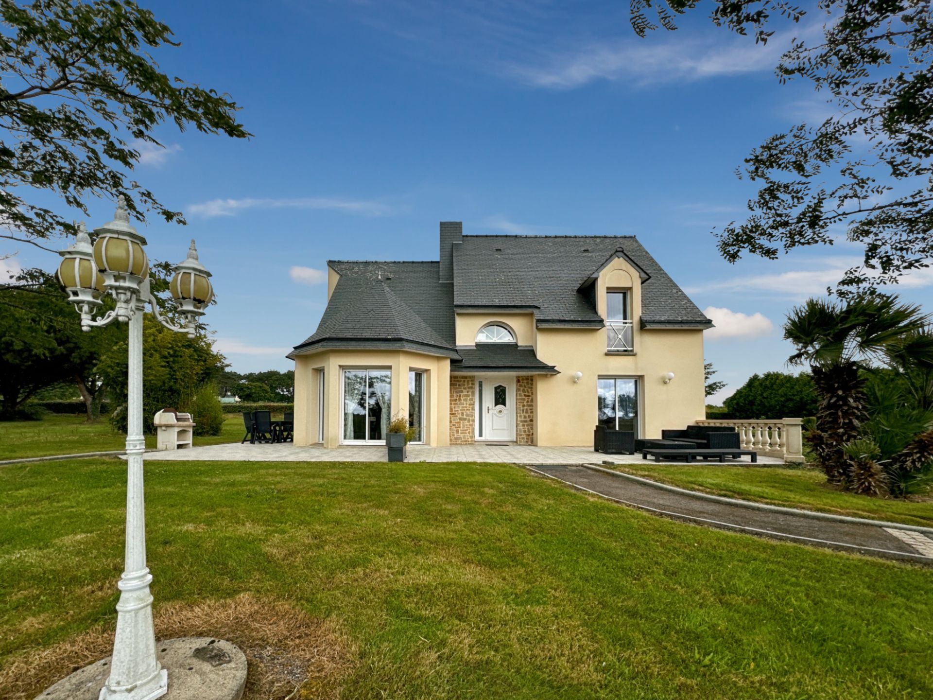 house 6 Rooms for sale on La Gacilly (56200)