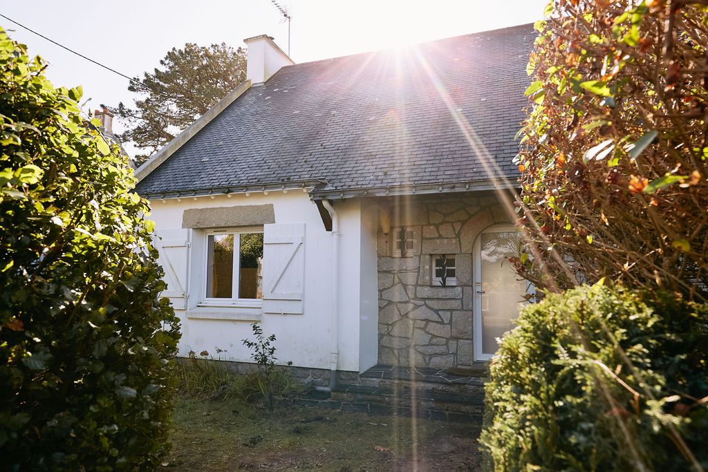 house 6 Rooms for sale on Carnac (56340)