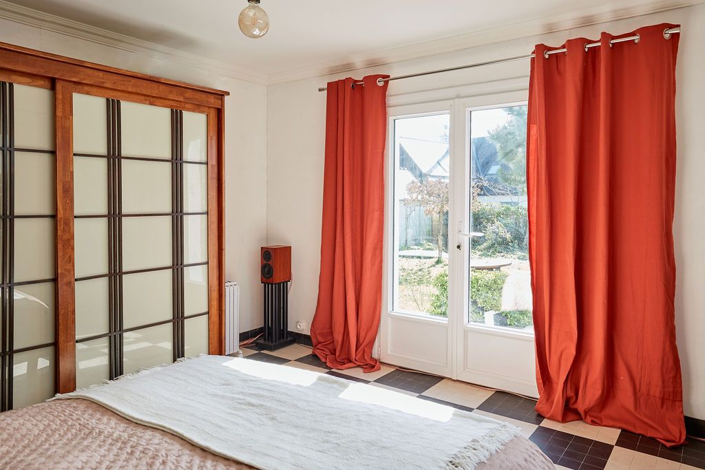 house 6 Rooms for sale on Carnac (56340)