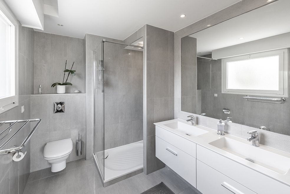 apartment 4 Rooms for sale on Saint-Raphaël (83700)