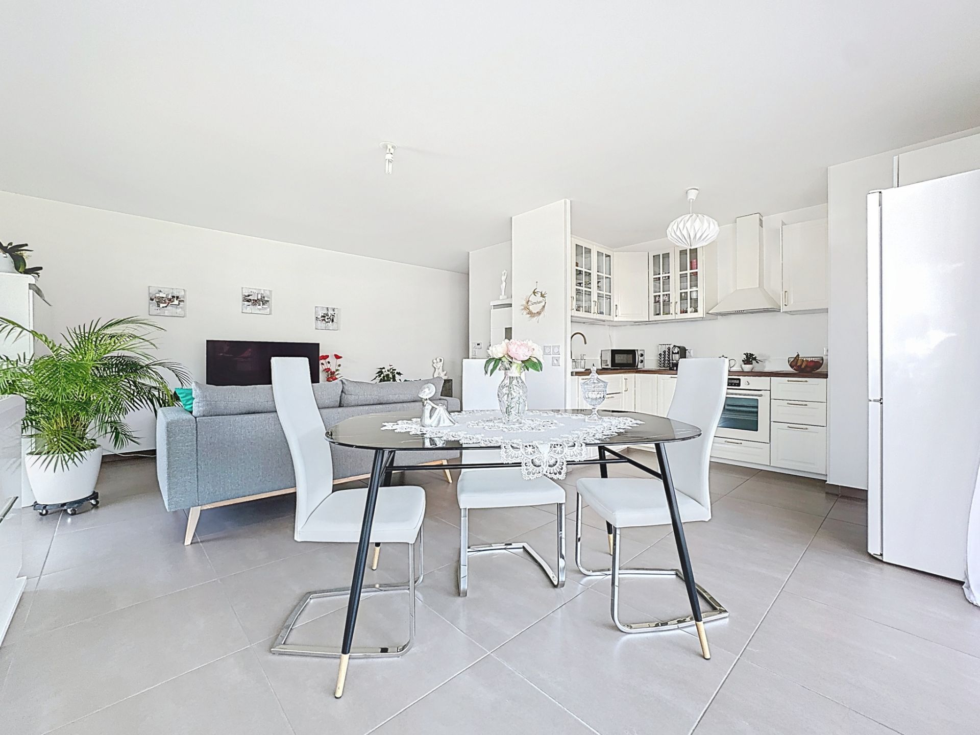 apartment 3 Rooms for sale on Thoiry (01710)