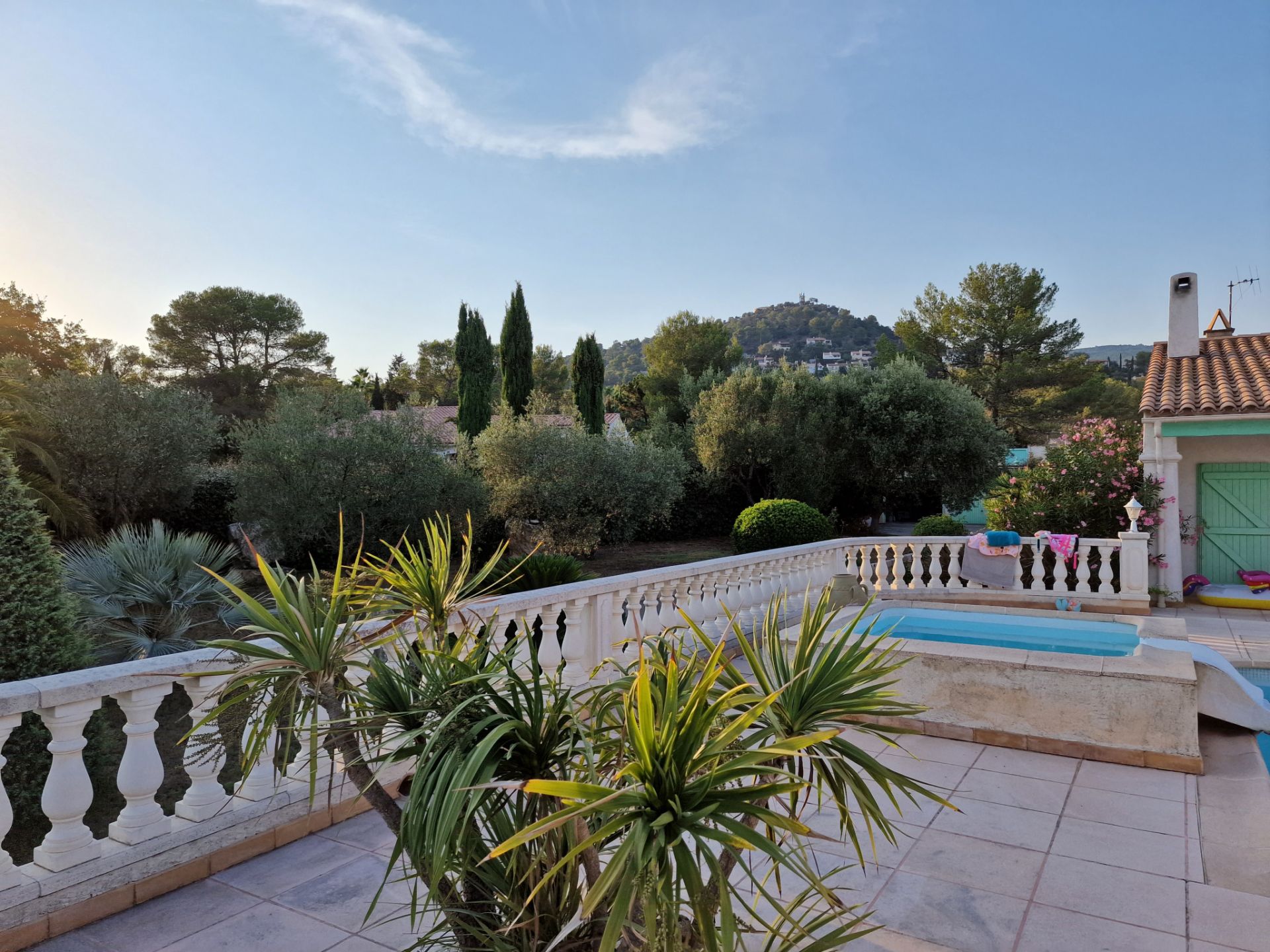 property 10 Rooms for sale on Roquebrune-sur-Argens (83520)