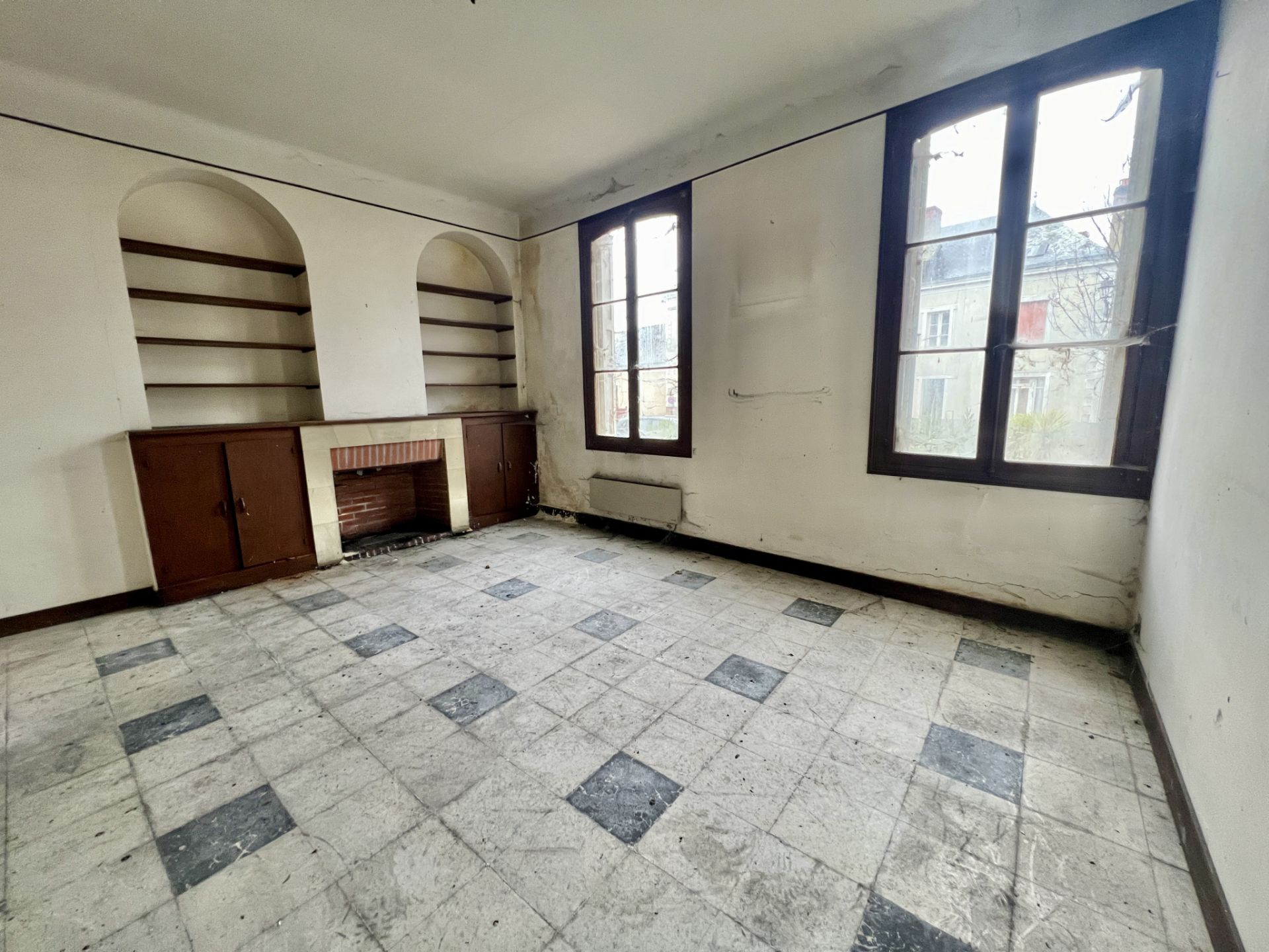 house 9 Rooms for sale on Mouliherne (49390)
