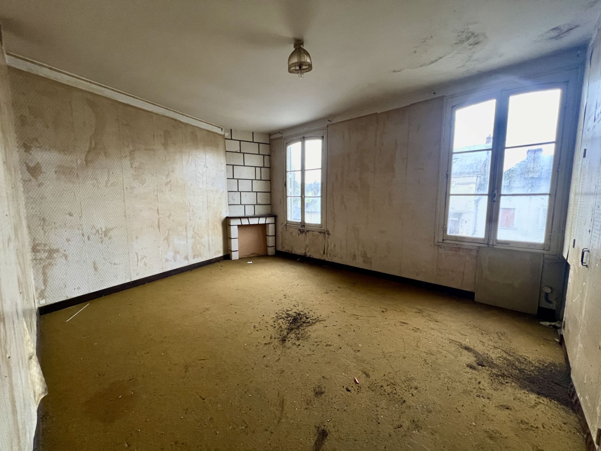 house 9 Rooms for sale on Mouliherne (49390)