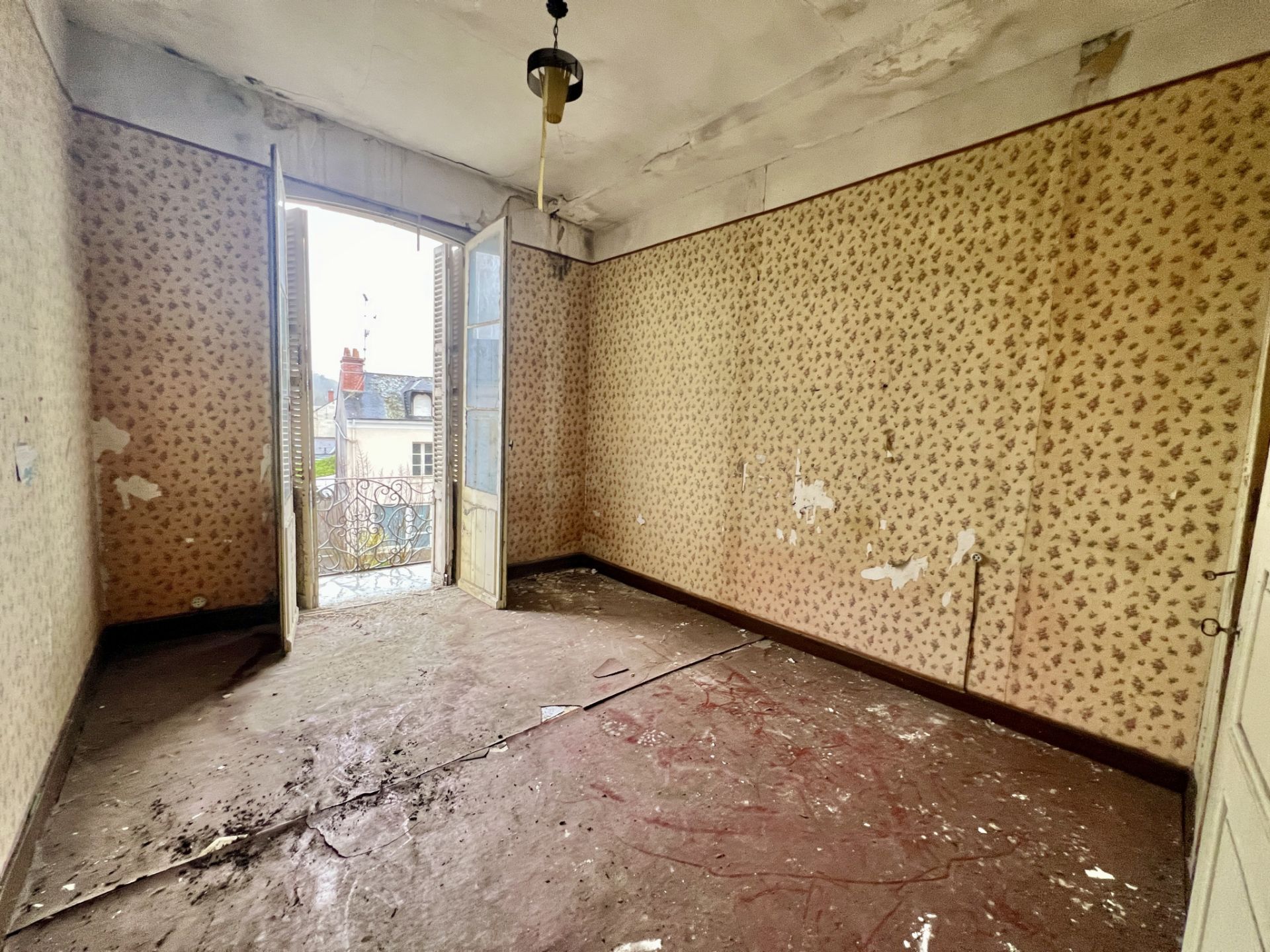 house 9 Rooms for sale on Mouliherne (49390)