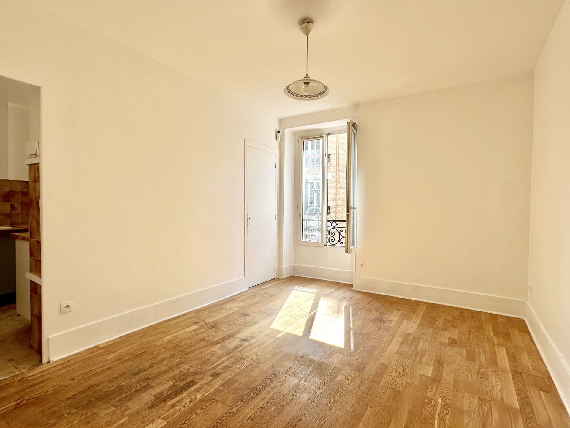 apartment 3 Rooms for sale on Clichy (92110)