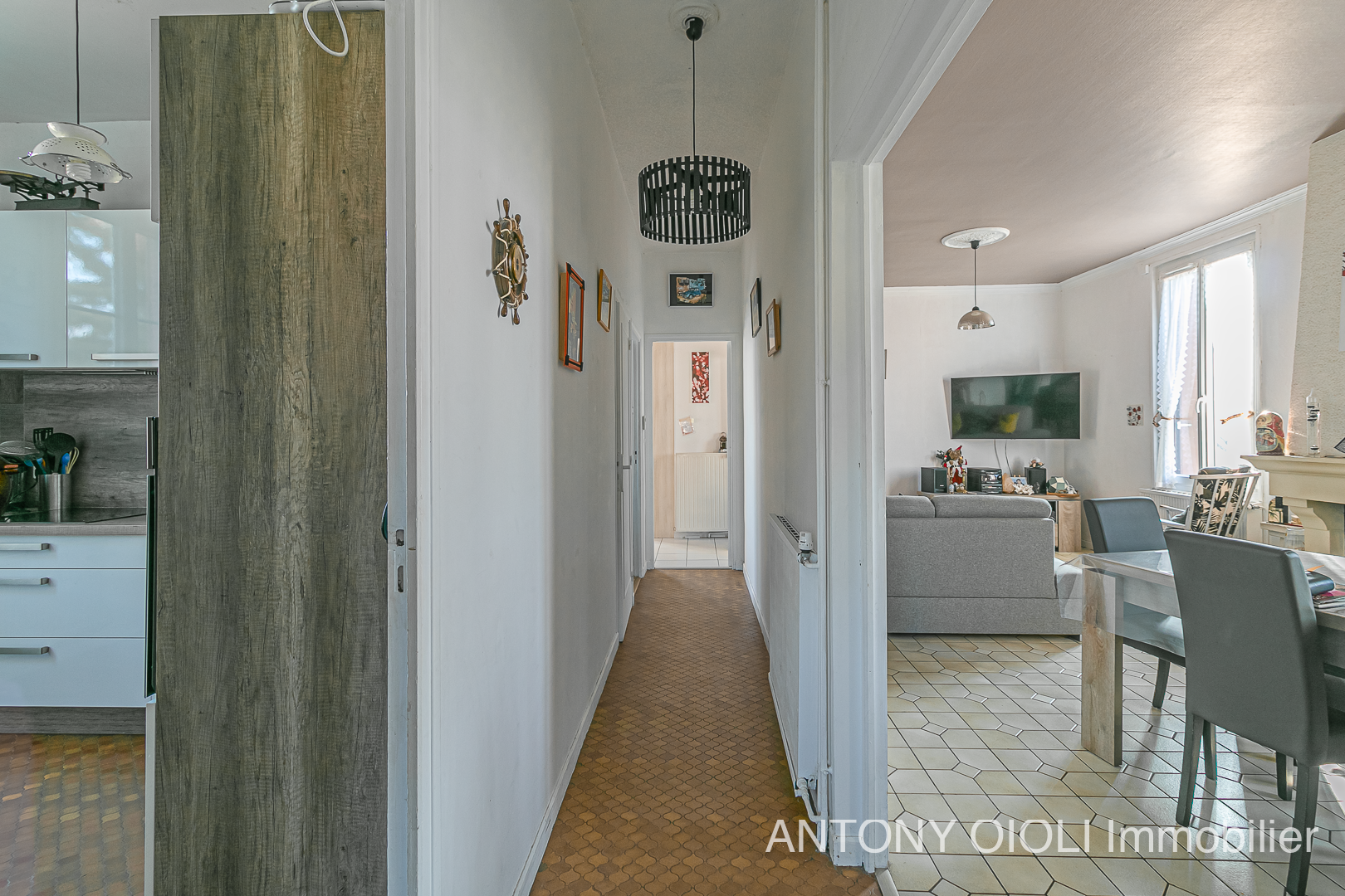 house 5 Rooms for sale on Sens (89100)