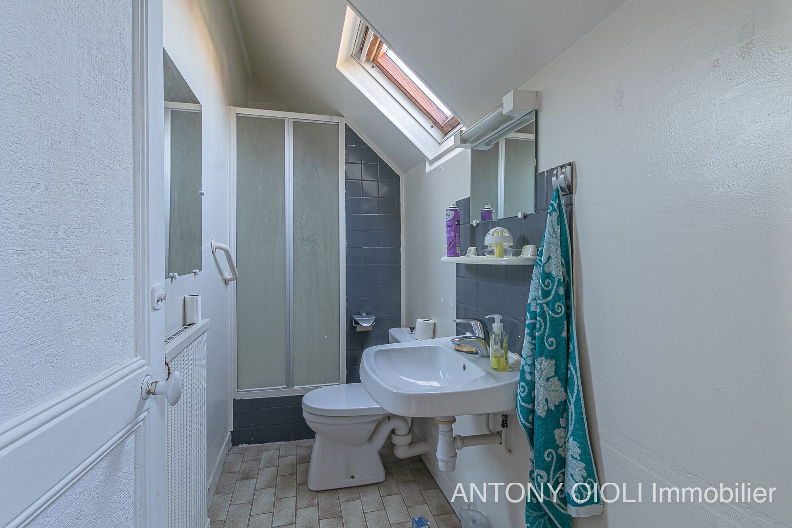 house 5 Rooms for sale on Sens (89100)