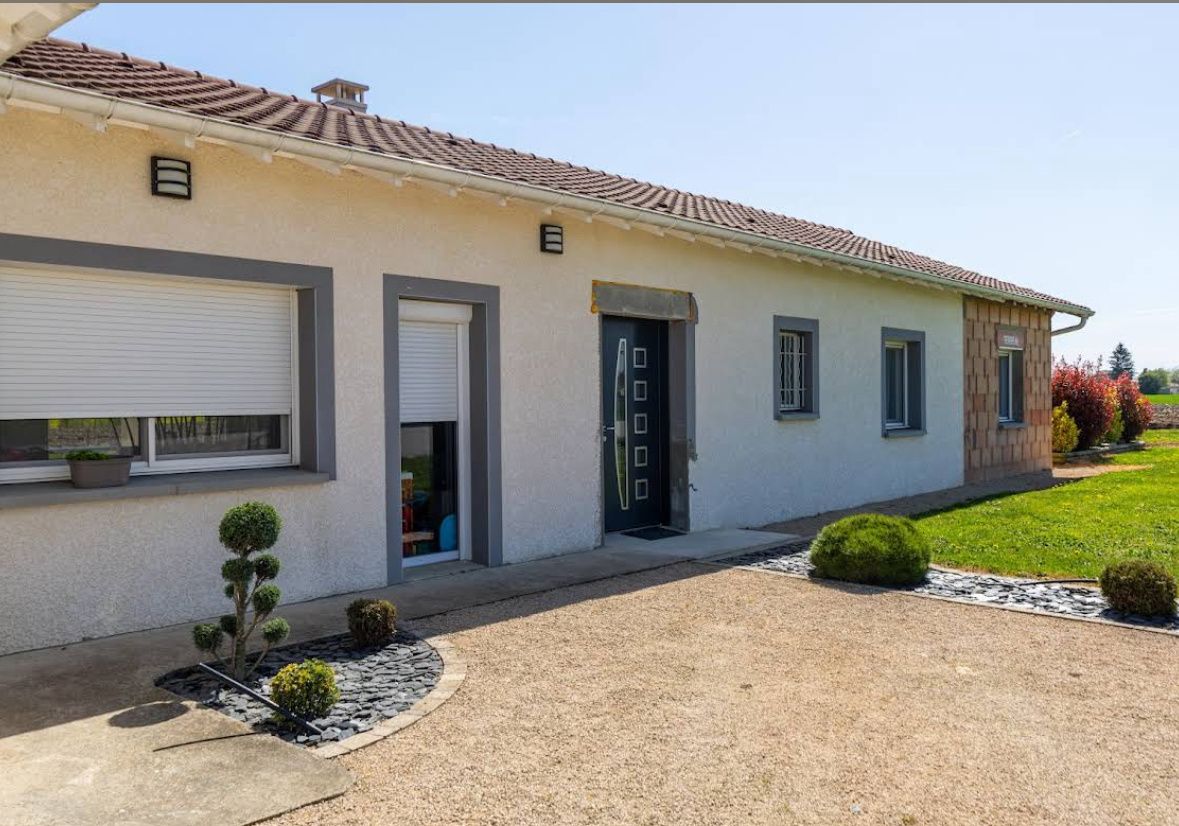 house 7 Rooms for sale on Étrez (01340)