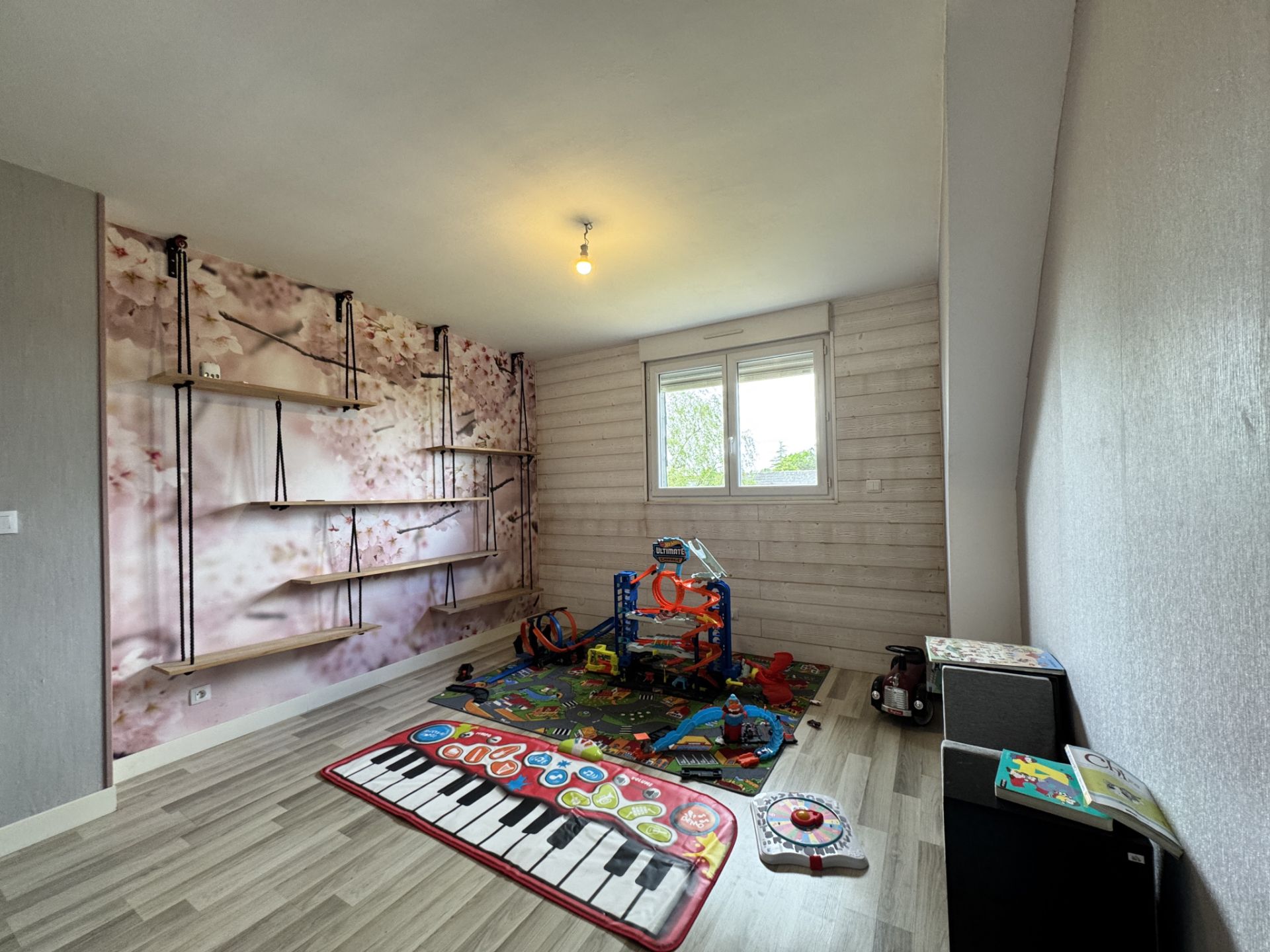 house 5 Rooms for sale on Rieux (56350)