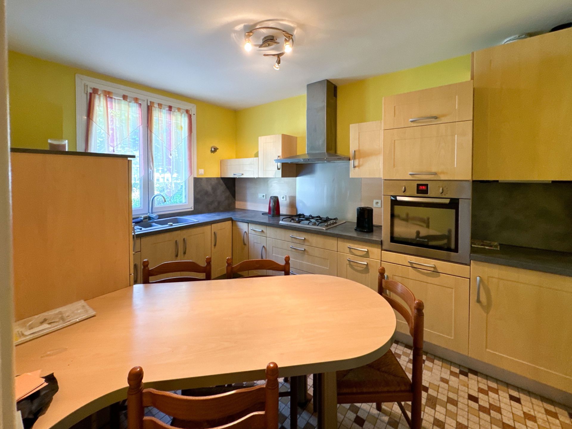 house 5 Rooms for sale on Redon (35600)