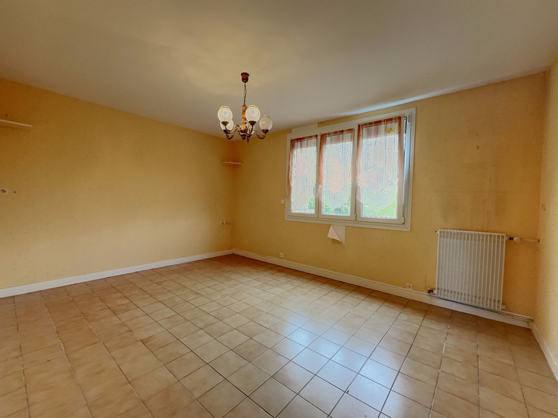 house 5 Rooms for sale on Redon (35600)
