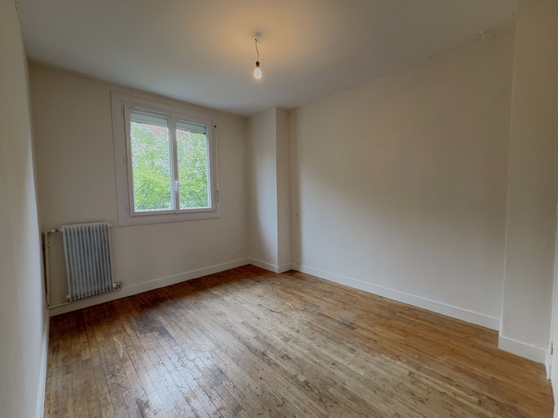 house 5 Rooms for sale on Redon (35600)