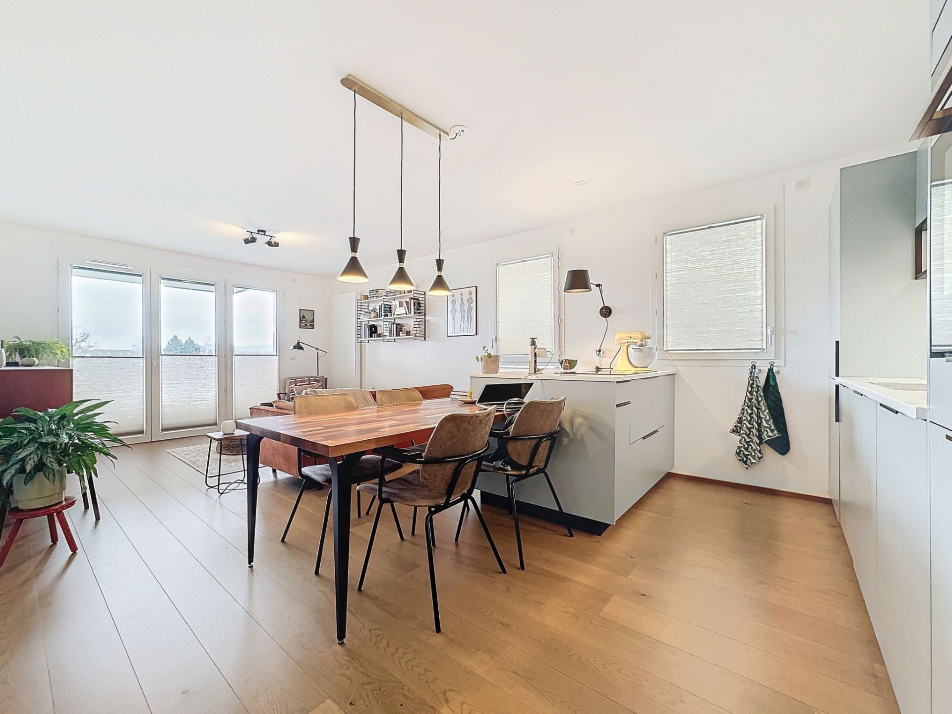 apartment 4 Rooms for sale on Ferney-Voltaire (01210)