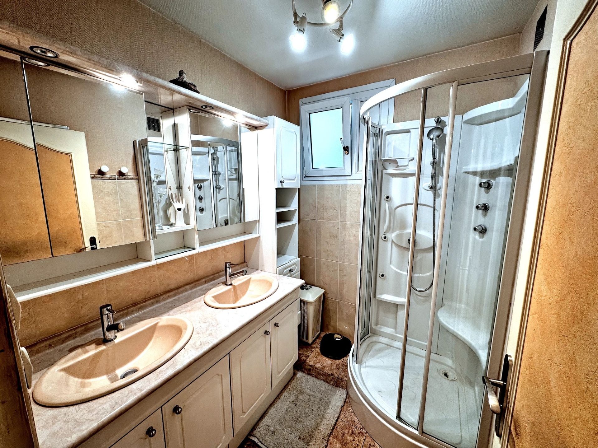 apartment 3 Rooms for sale on Saint-Martin-d'Hères (38400)