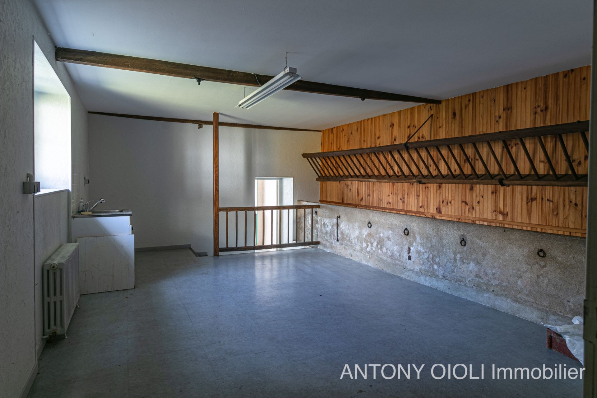 farmhouse 7 Rooms for sale on Sens (89100)