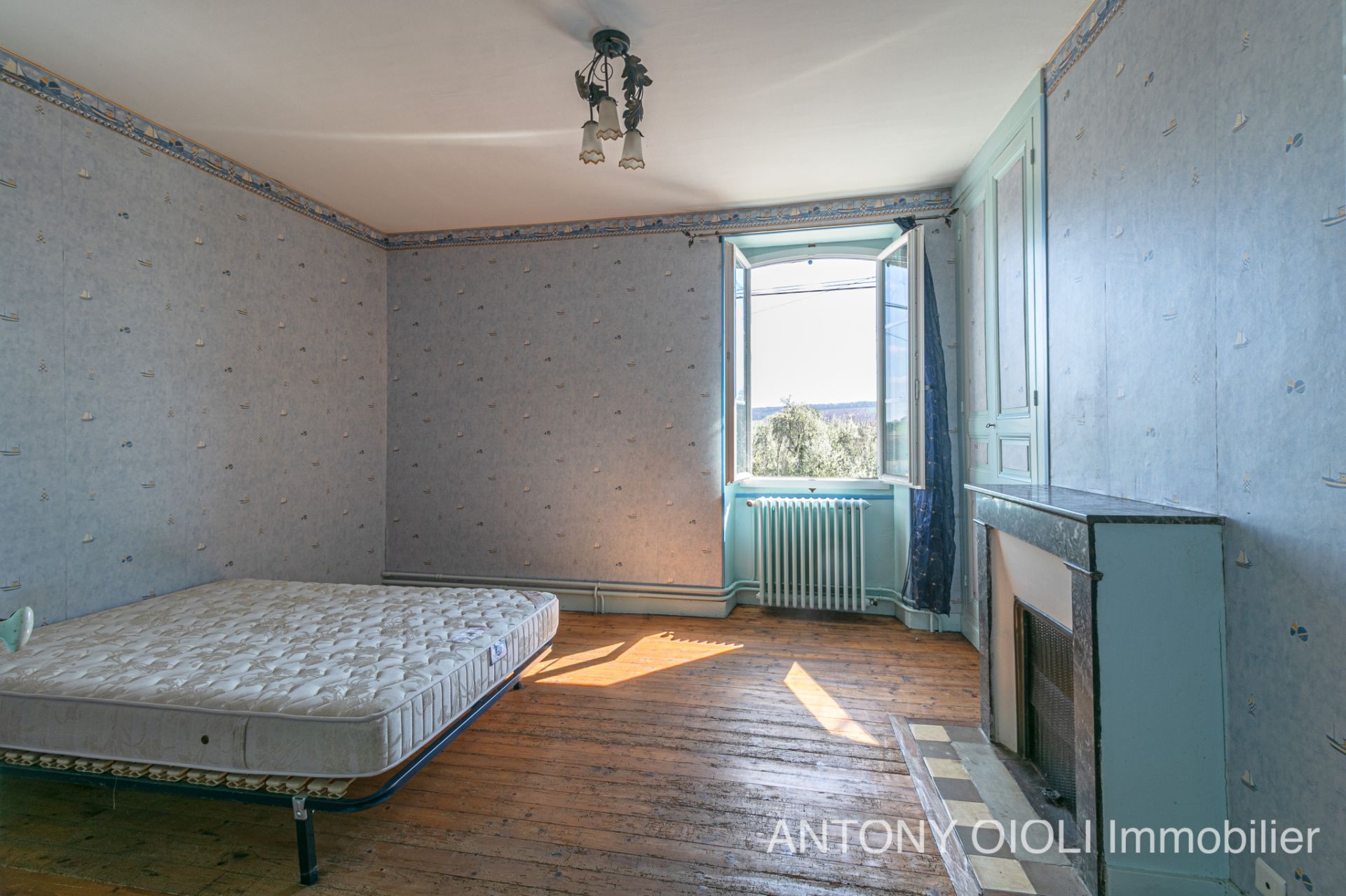 farmhouse 7 Rooms for sale on Sens (89100)