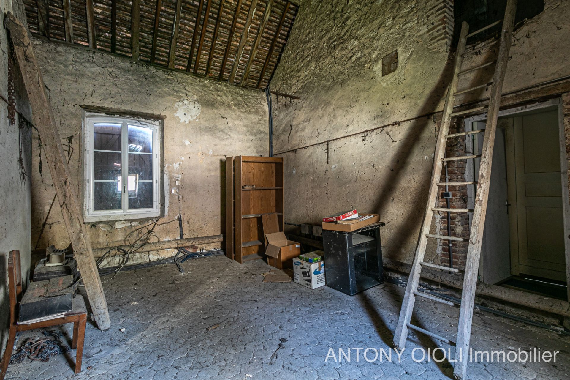 farmhouse 7 Rooms for sale on Sens (89100)