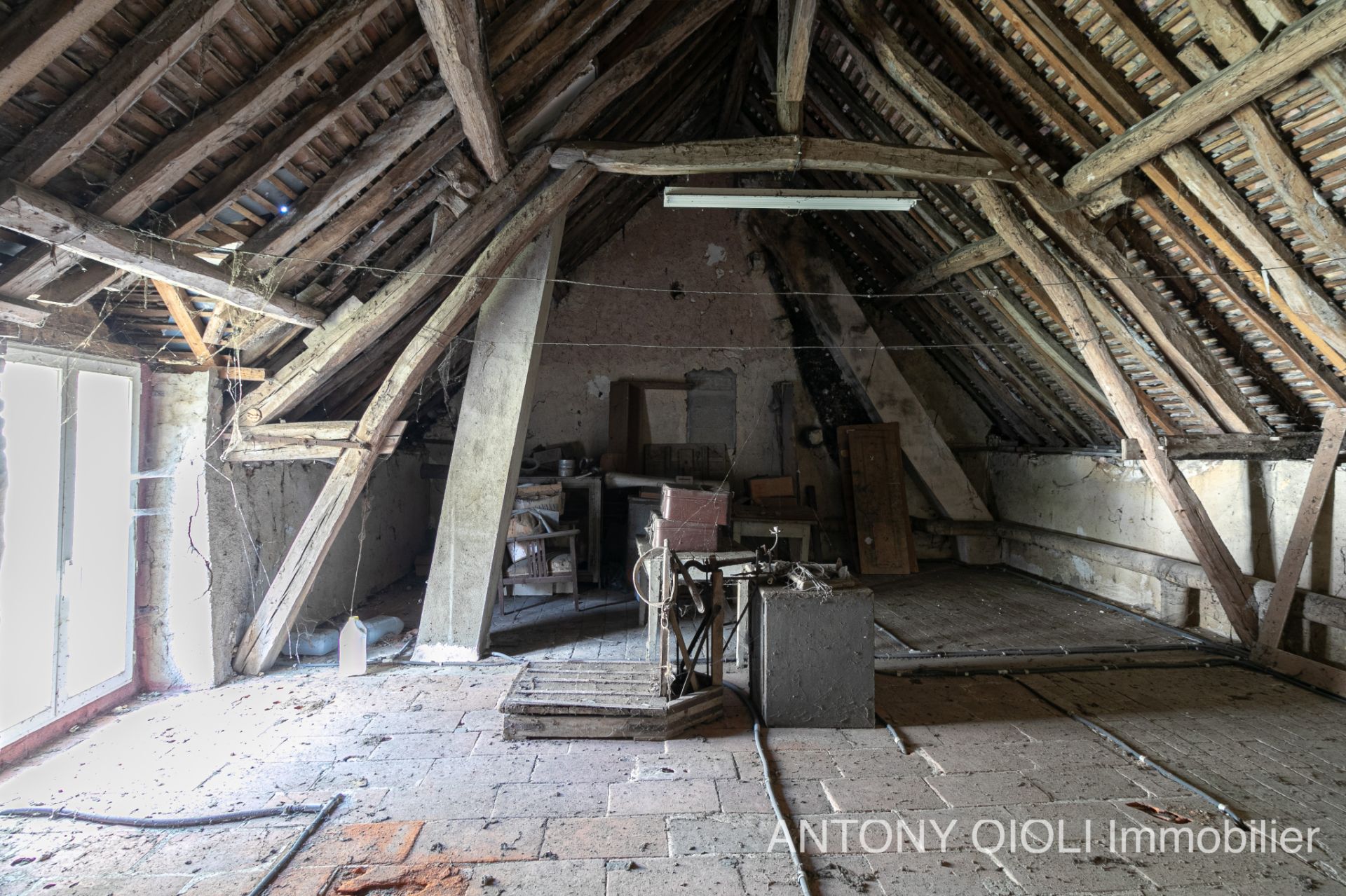 farmhouse 7 Rooms for sale on Sens (89100)