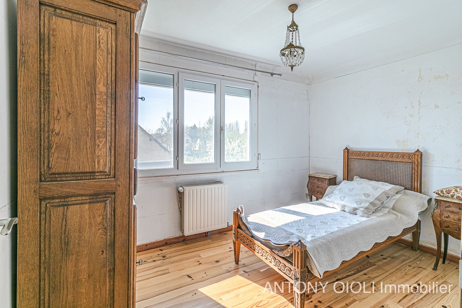 house 5 Rooms for sale on Sens (89100)