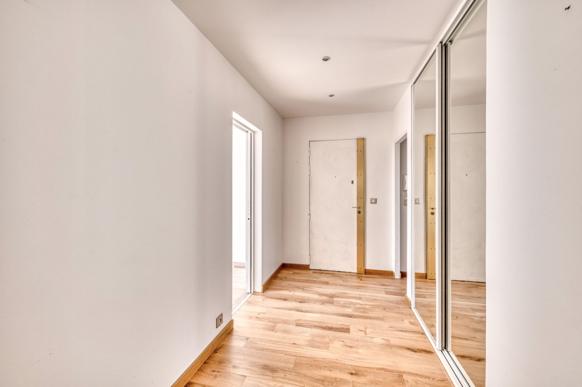 apartment 3 Rooms for sale on Vaucresson (92420)