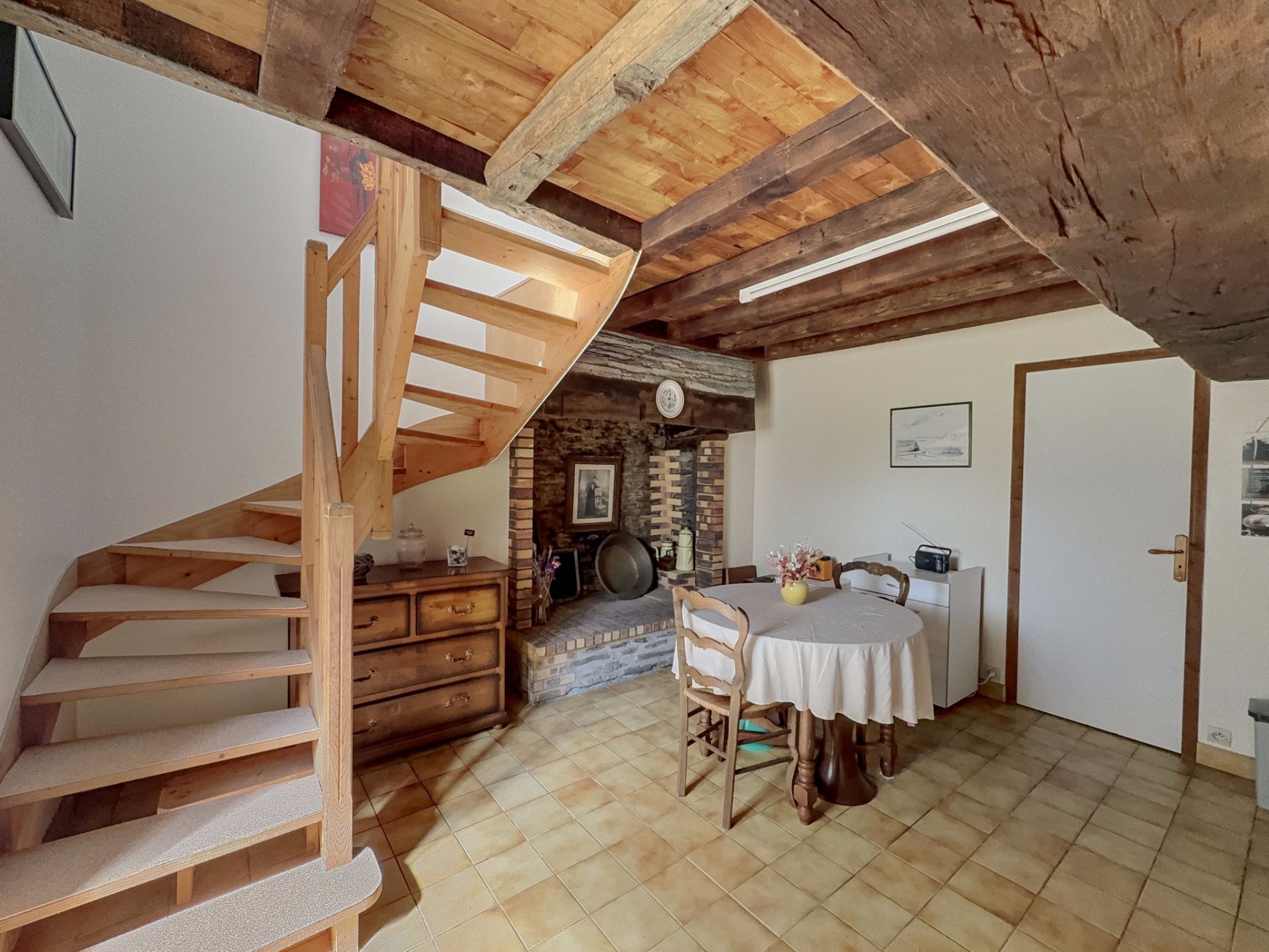 house 4 Rooms for sale on Fougerêts (56200)