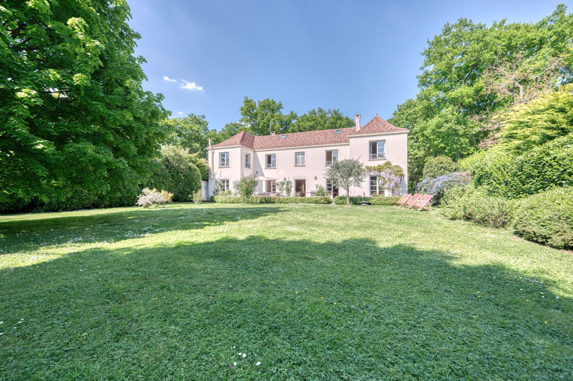 house 12 Rooms for sale on Saint-Nom-la-Bretèche (78860)