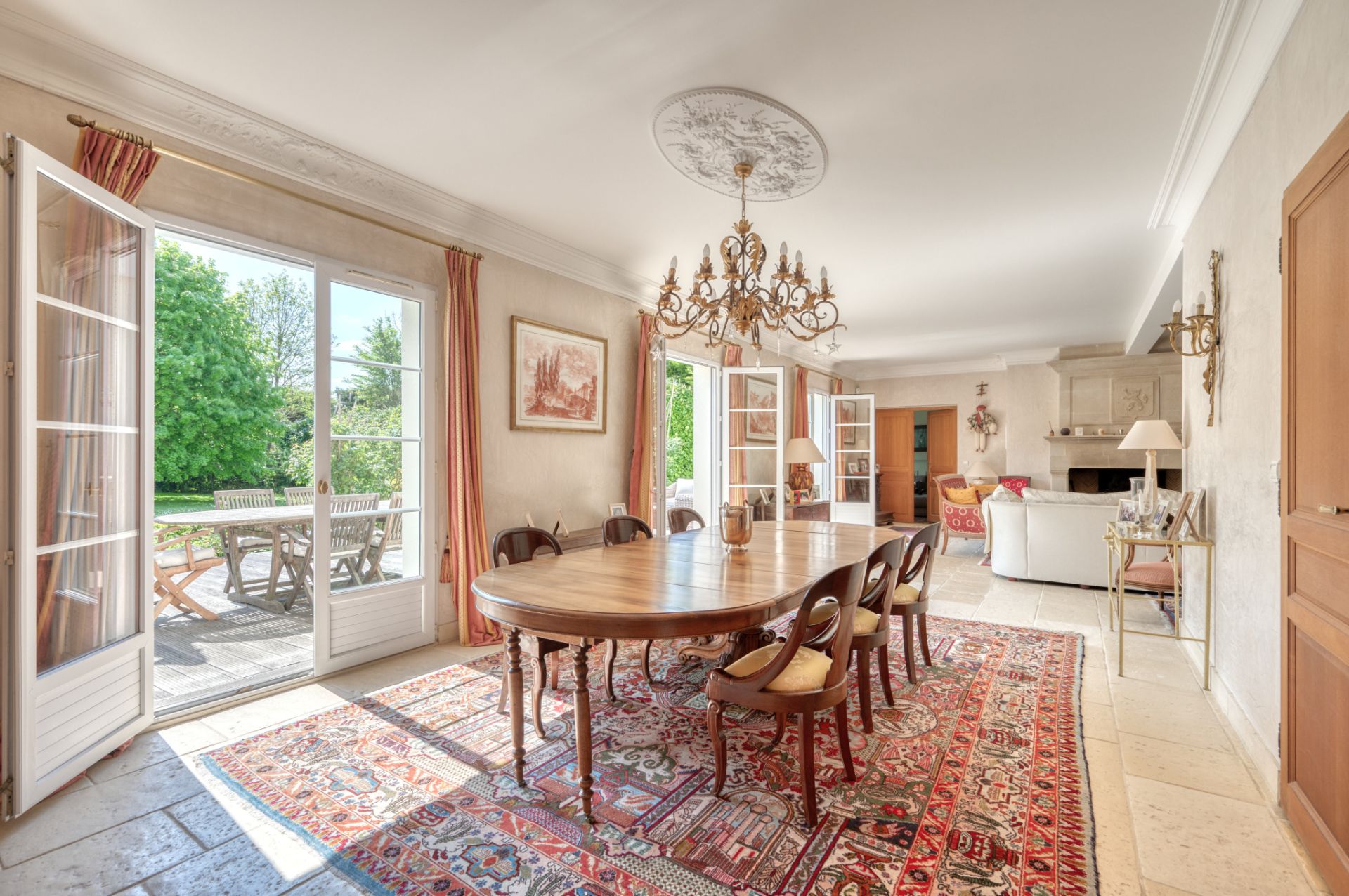 house 12 Rooms for sale on Saint-Nom-la-Bretèche (78860)