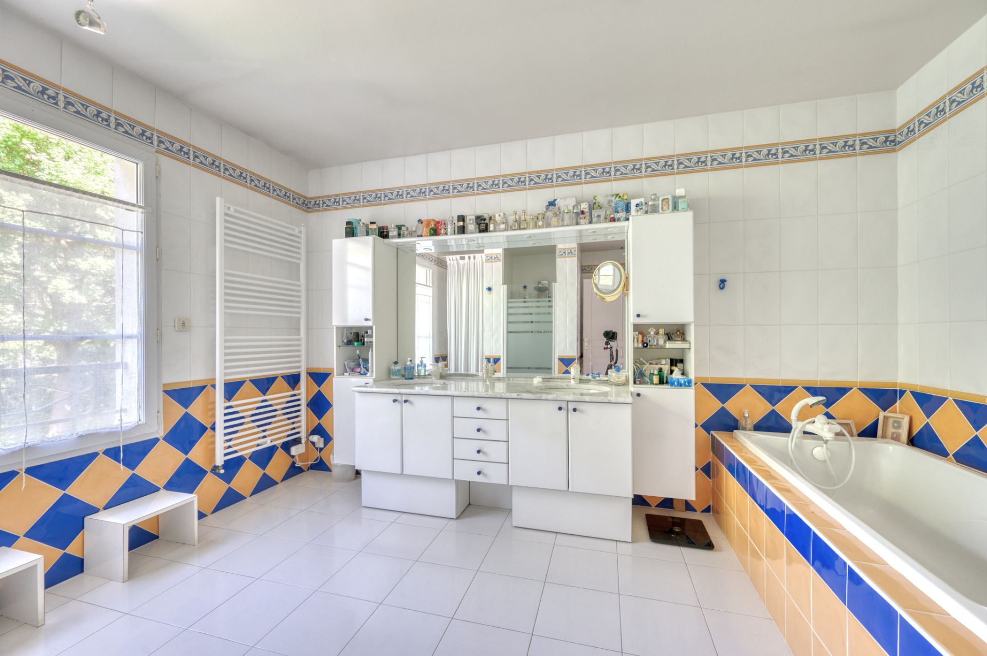 house 12 Rooms for sale on Saint-Nom-la-Bretèche (78860)