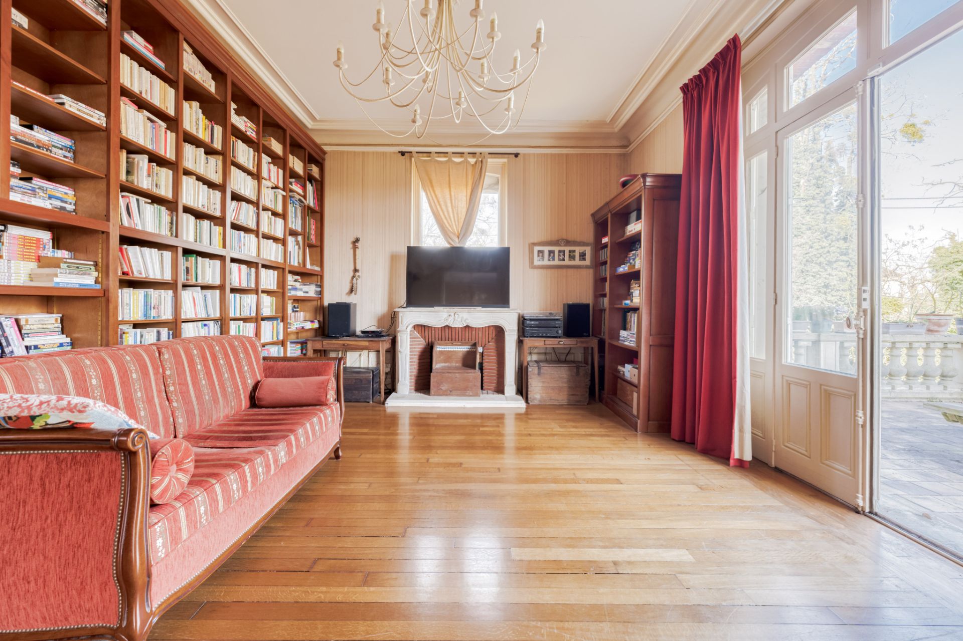 house 9 Rooms for sale on Meaux (77100)