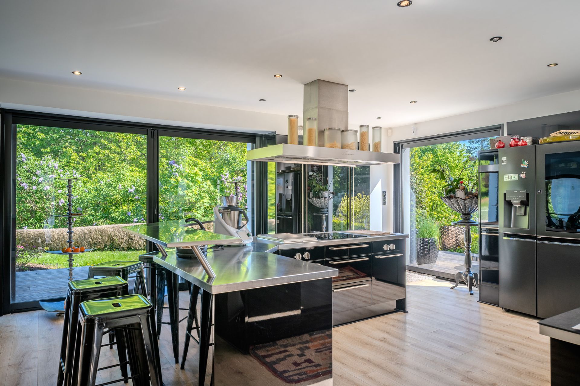 villa 13 Rooms for sale on Bihorel (76420)