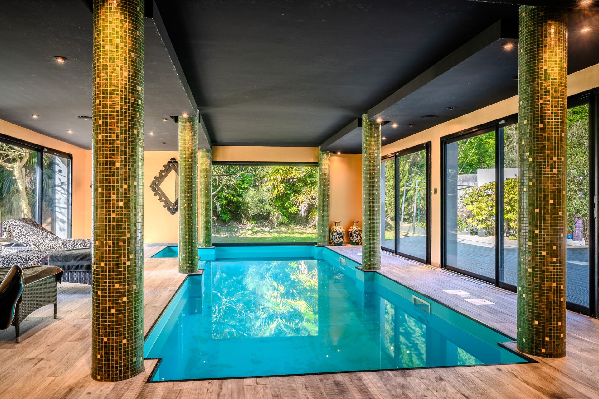 villa 13 Rooms for sale on Bihorel (76420)