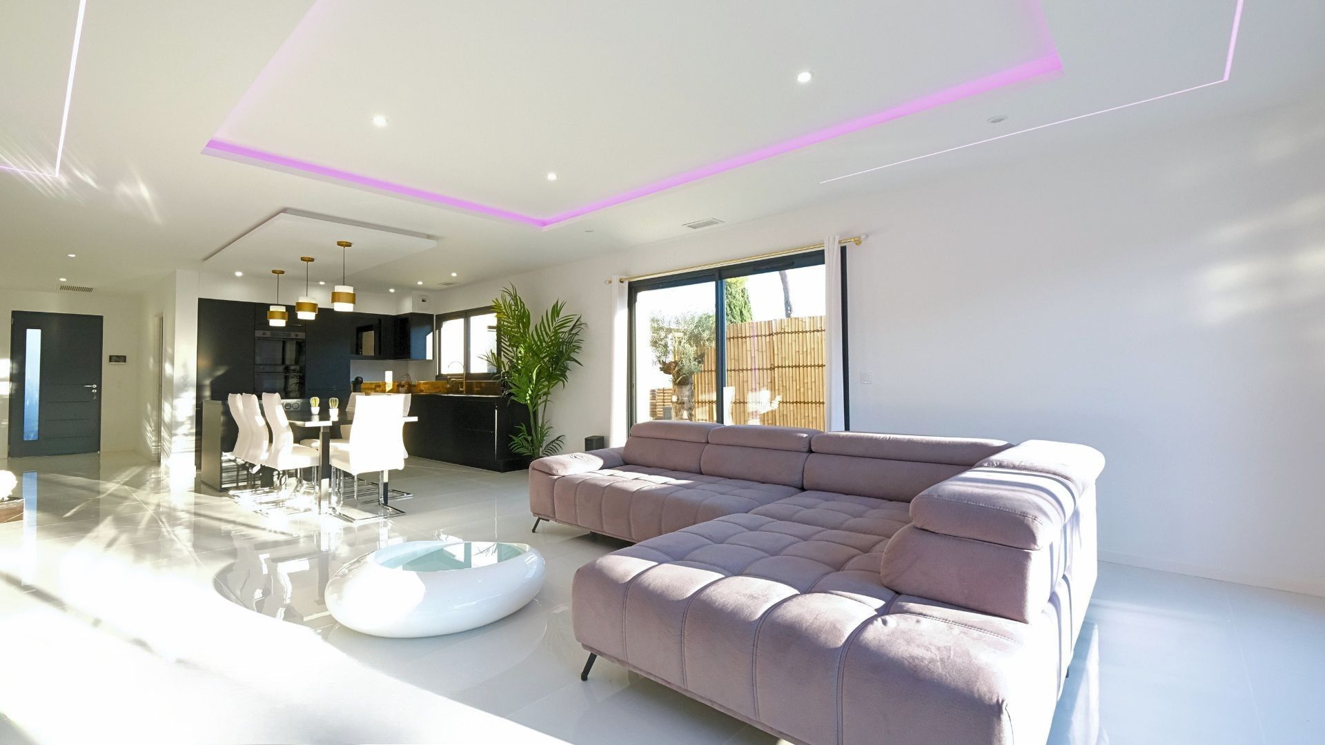 house 5 Rooms for sale on Montady (34310)