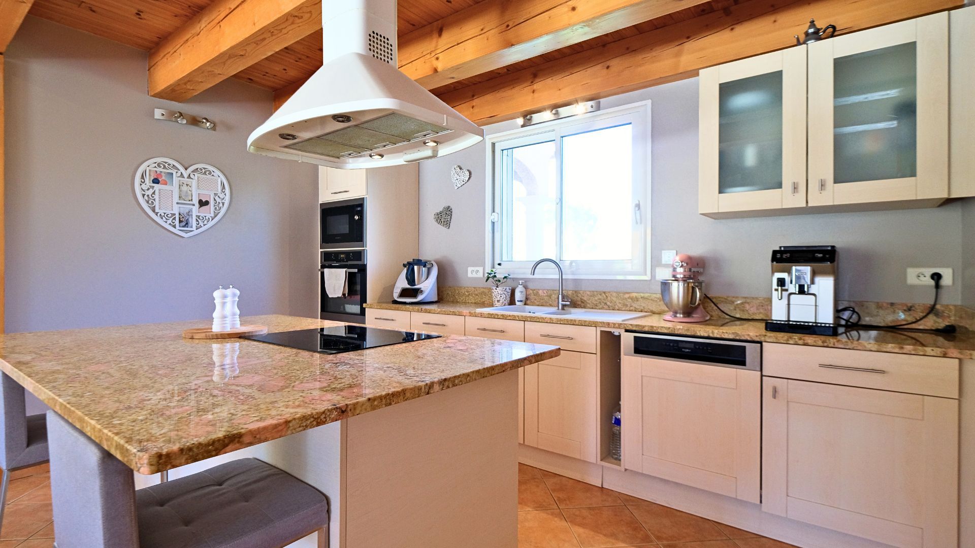 house 4 Rooms for sale on Saint-Chinian (34360)