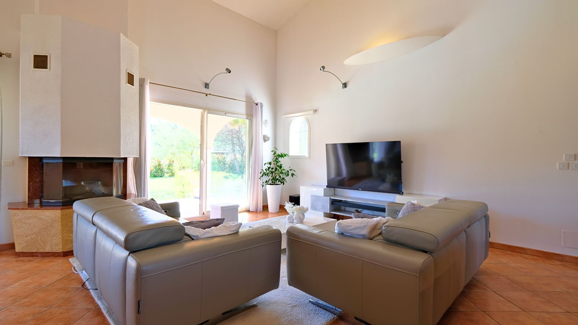 house 4 Rooms for sale on Saint-Chinian (34360)