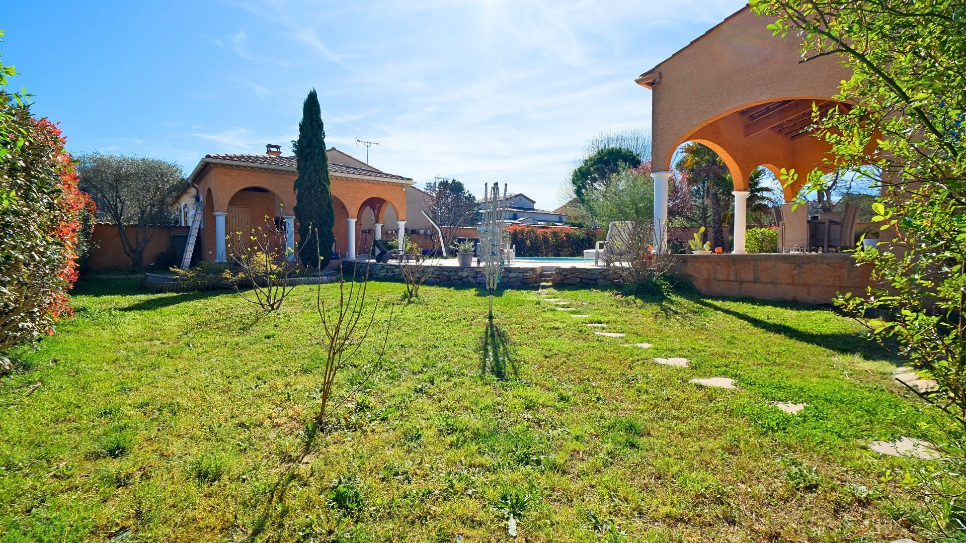 house 4 Rooms for sale on Saint-Chinian (34360)