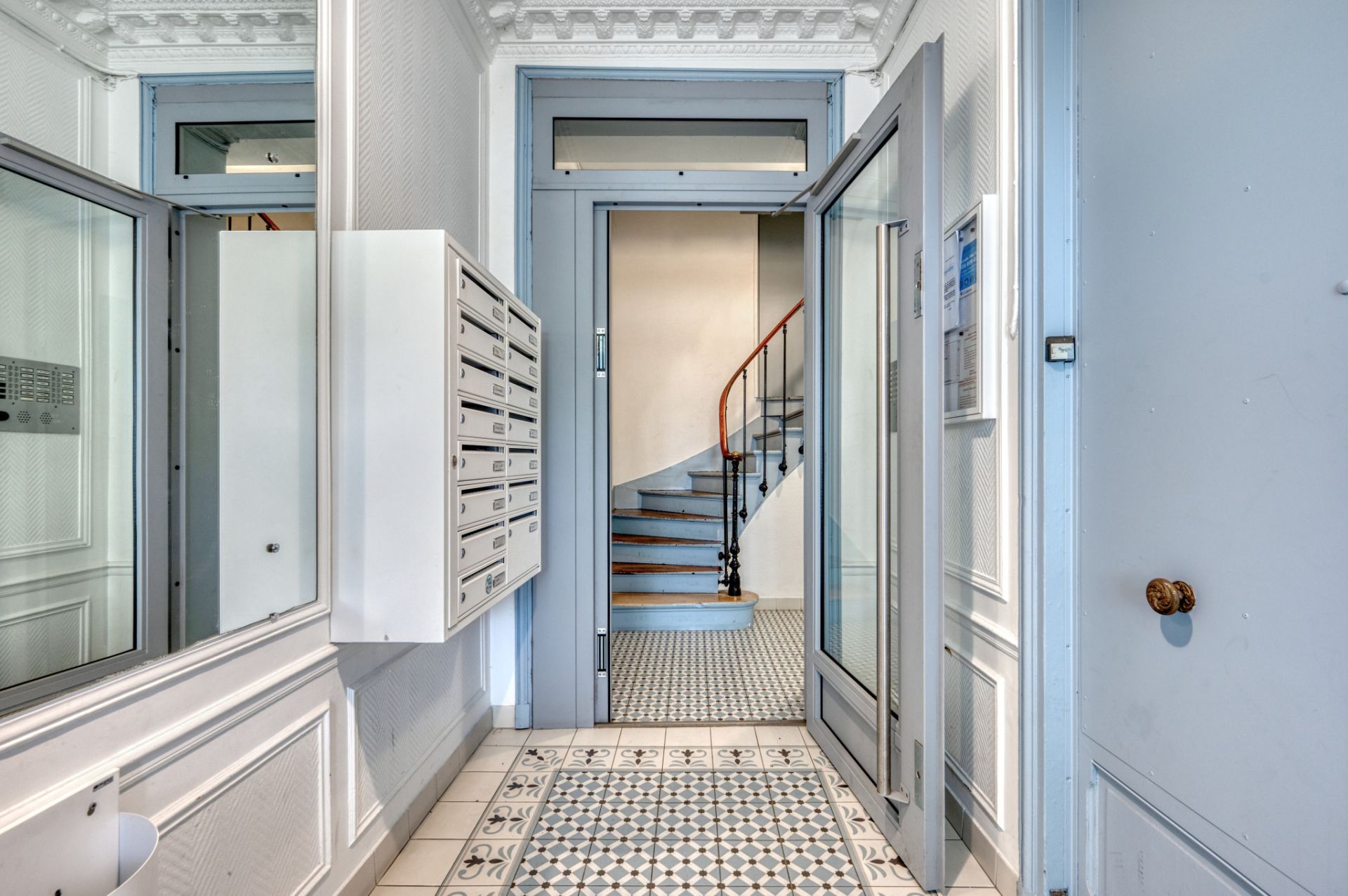 apartment 4 Rooms for sale on Bois-Colombes (92270)