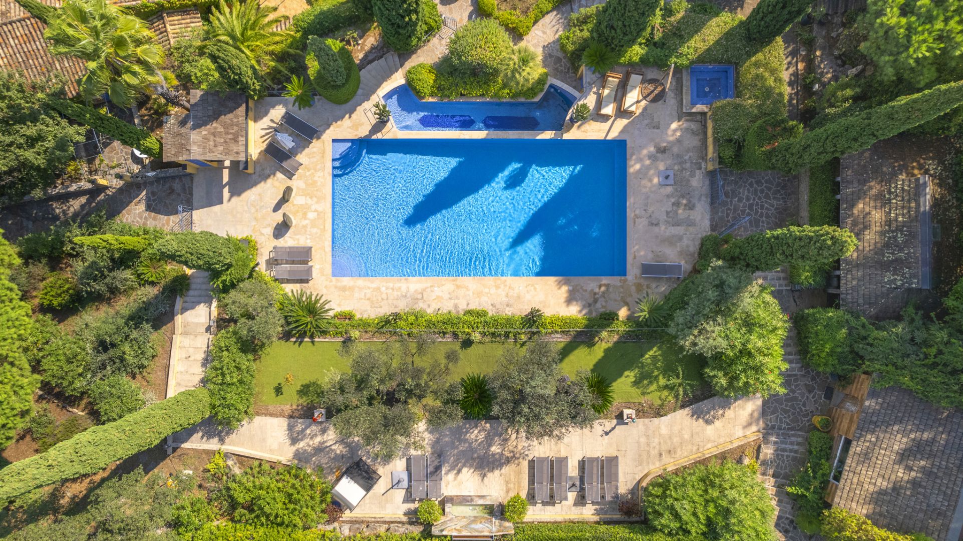 property 18 Rooms for sale on Ramatuelle (83350)