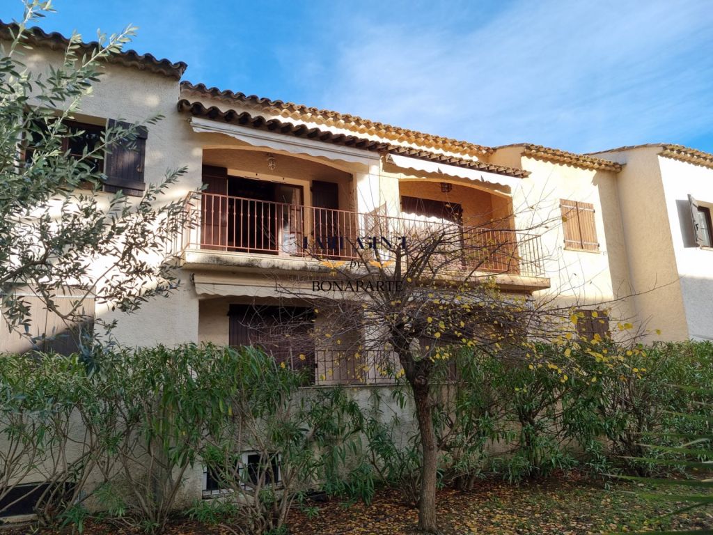 apartment 4 Rooms for sale on Les Issambres (83380) - See details