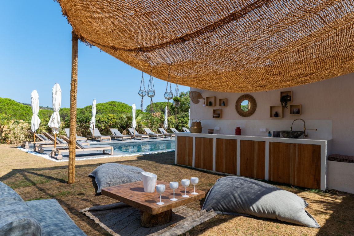 villa 7 Rooms for sale on Sainte-Maxime (83120) - See details