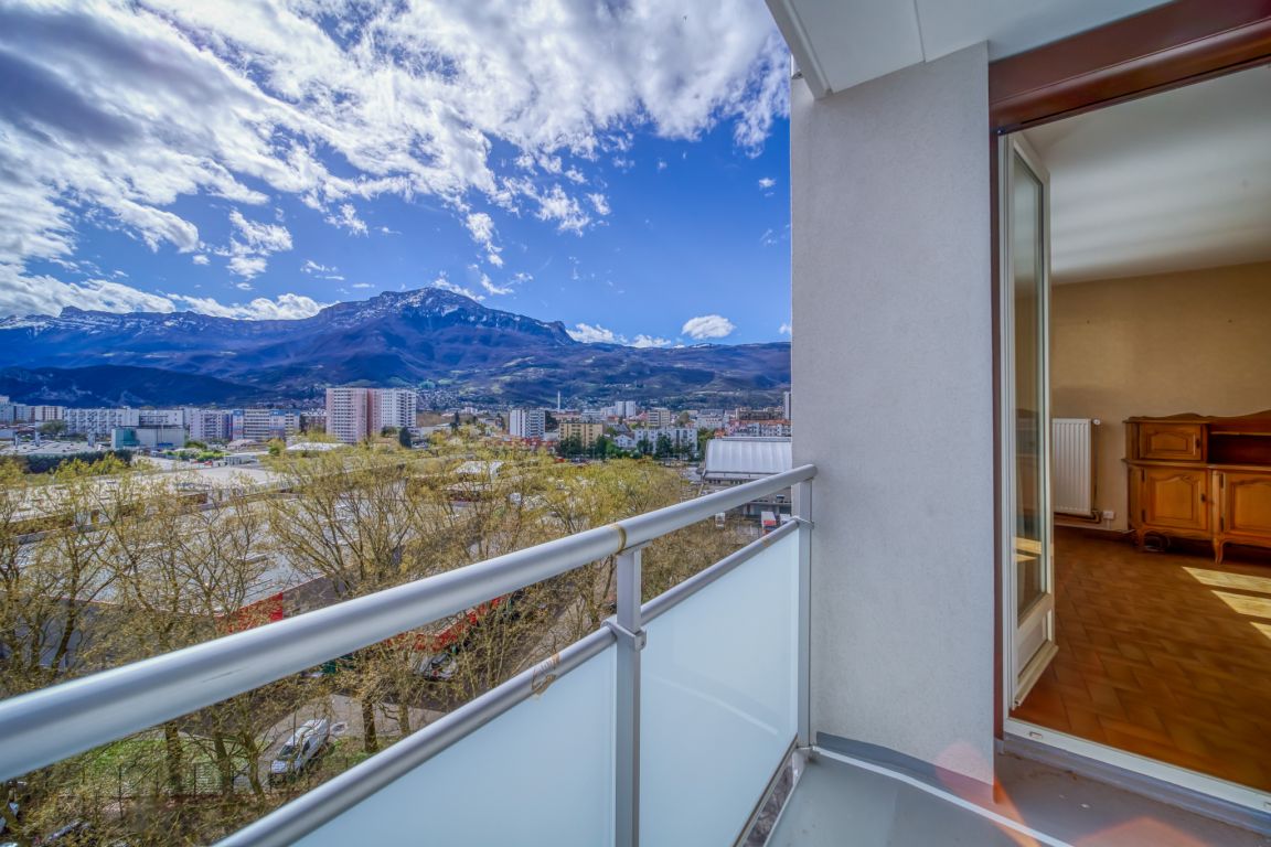 apartment 5 Rooms for sale on Grenoble (38100) - See details