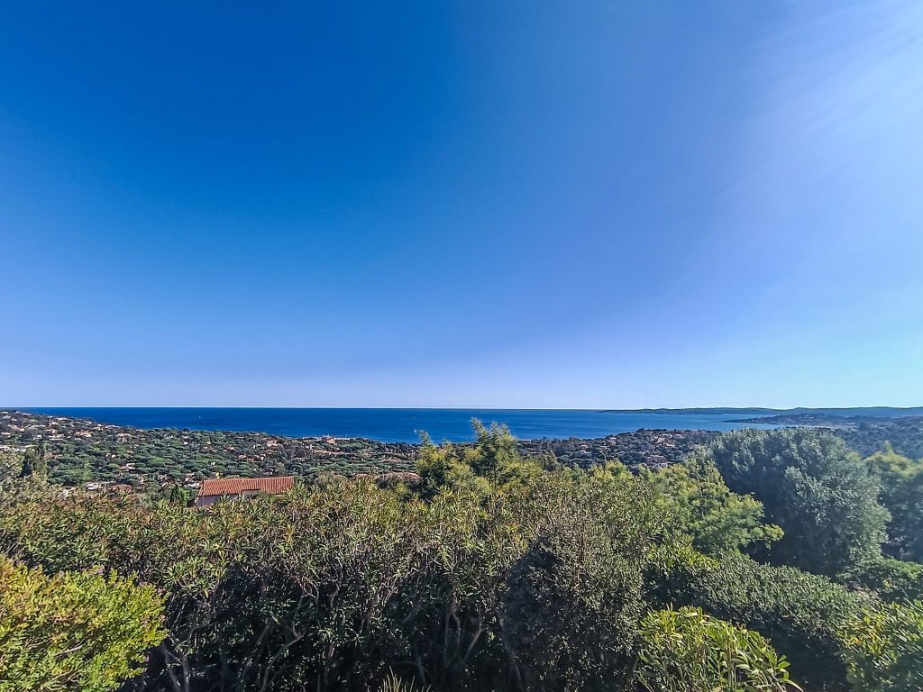 villa 9 Rooms for sale on Les Issambres (83380) - See details