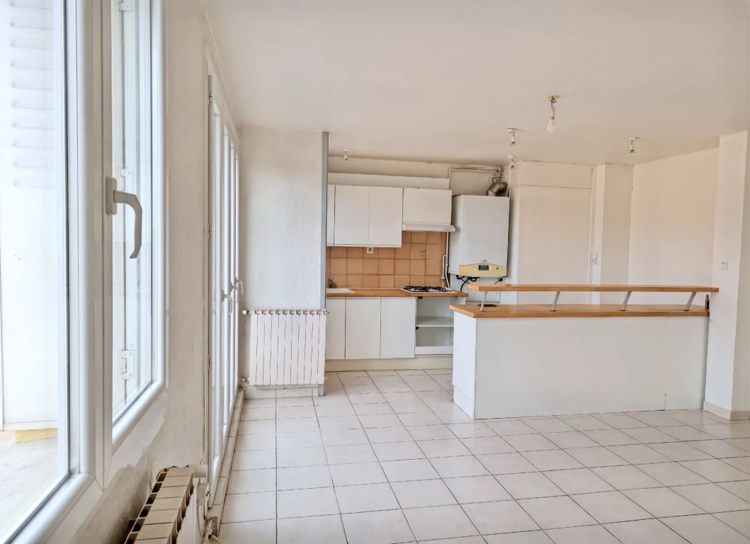 apartment 4 Rooms for sale on Valence (26000) - See details