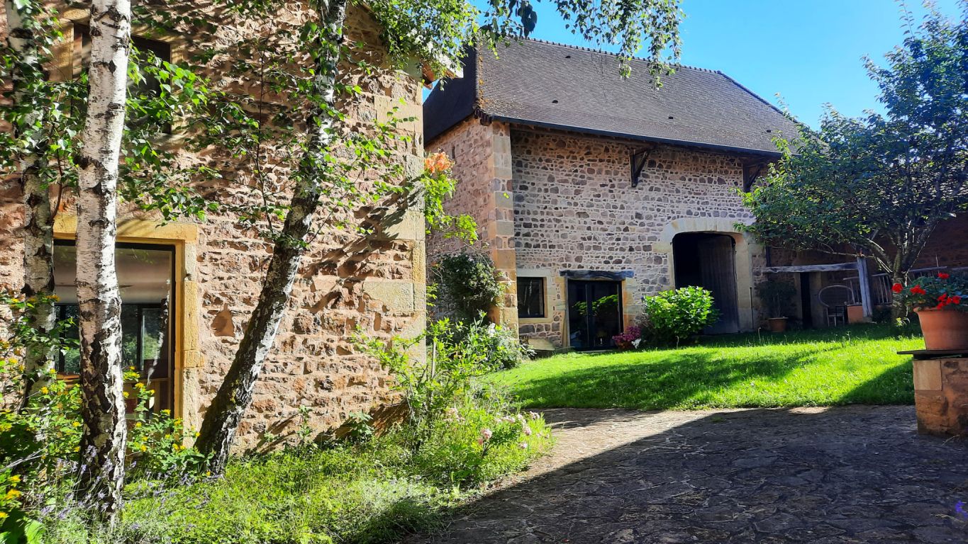 property 17 Rooms for sale on Saint-Racho (71800) - See details